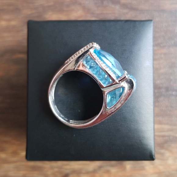 Colors of Passion Blue Topaz ring - Picture 2 of 8